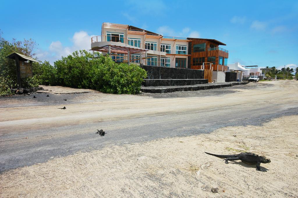 Iguana Crossing Boutique Hotel Puerto Villamil Extérieur photo