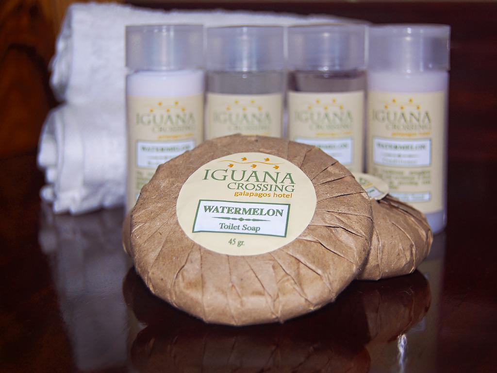 Iguana Crossing Boutique Hotel Puerto Villamil Chambre photo