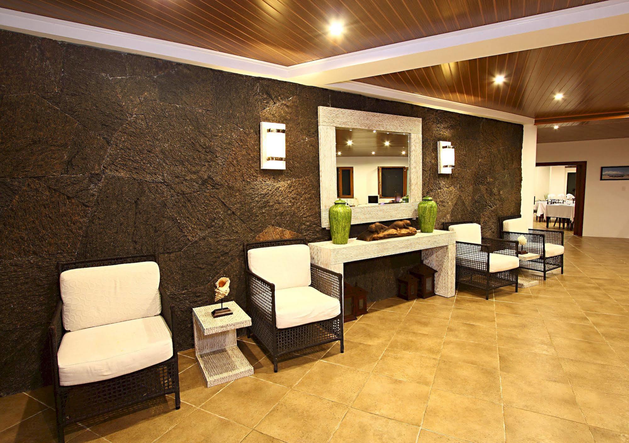 Iguana Crossing Boutique Hotel Puerto Villamil Extérieur photo